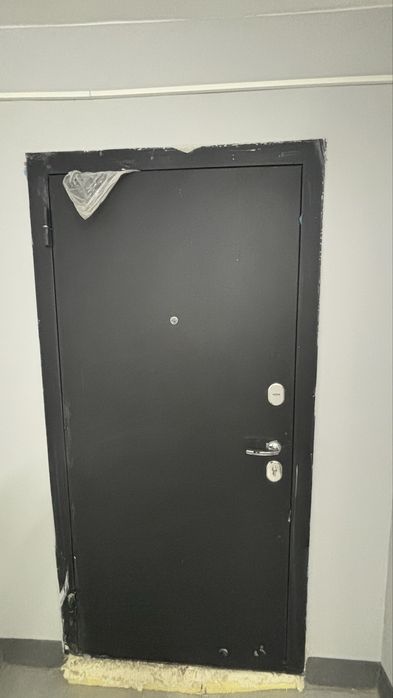 Продам входную дверь