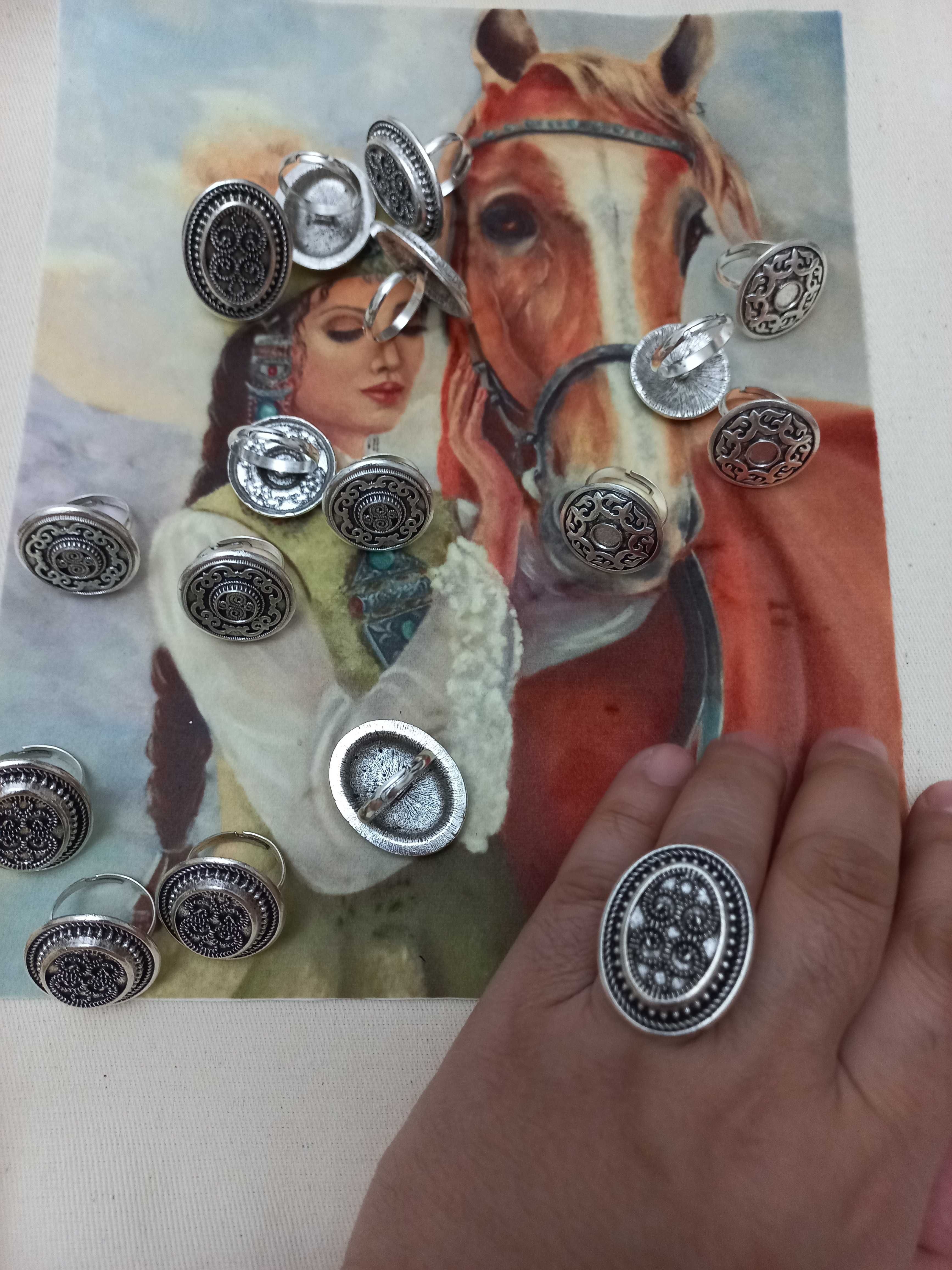 Продам новые кольца в этно стиле