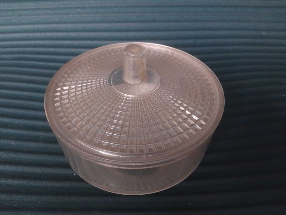 Продавам Захарница