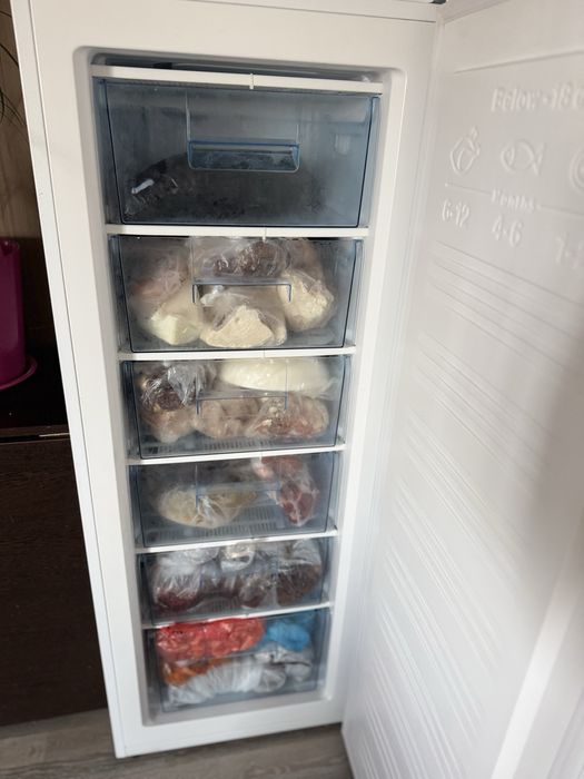 Продам морозильник