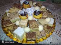 Prăjituri de casă asortate!!