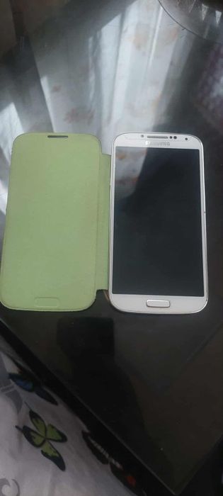 Vând Samsung S4  că nou. Preț 250 de lei negociabil