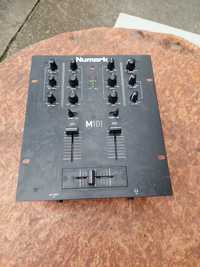 Numark M101 BK DJ миксер