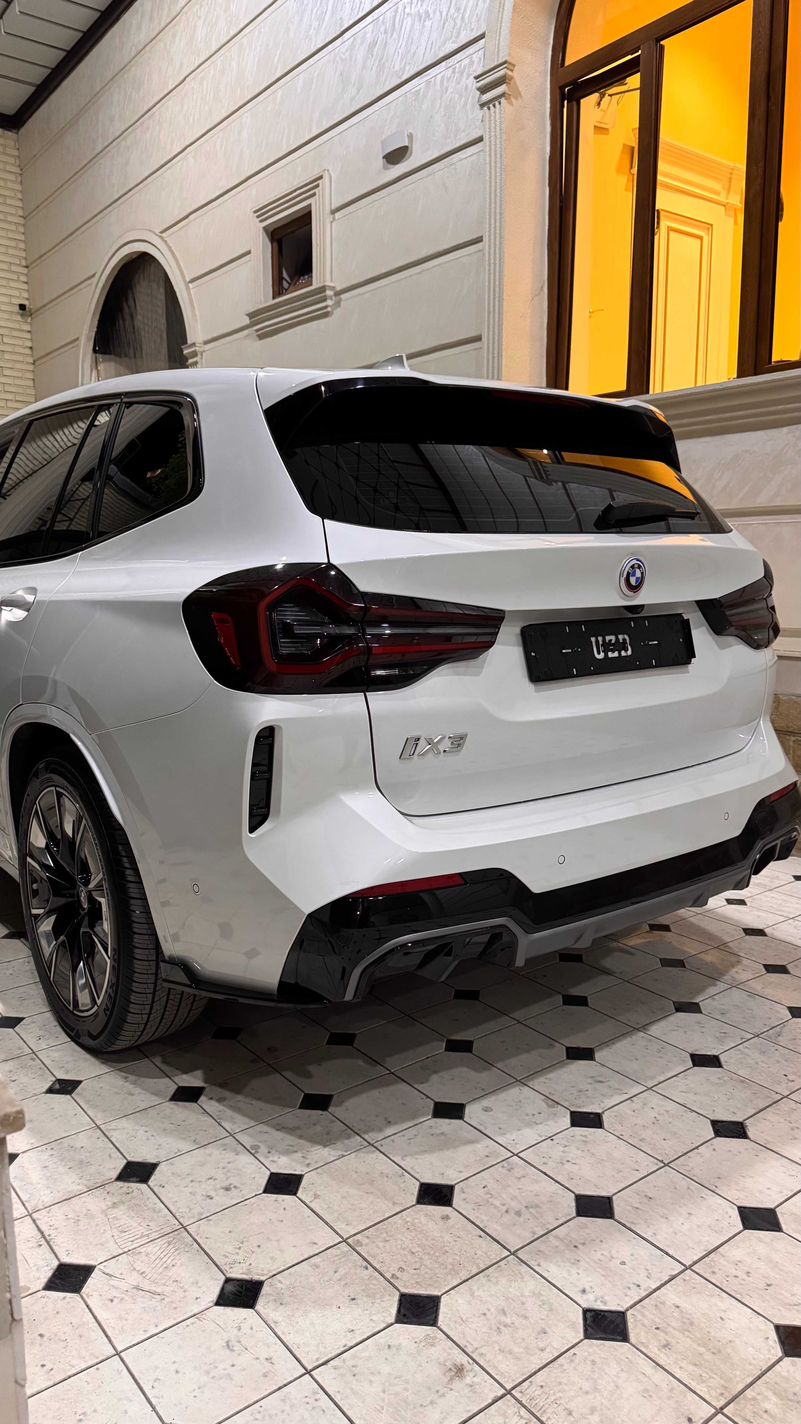BMW IX3 M sport, full.