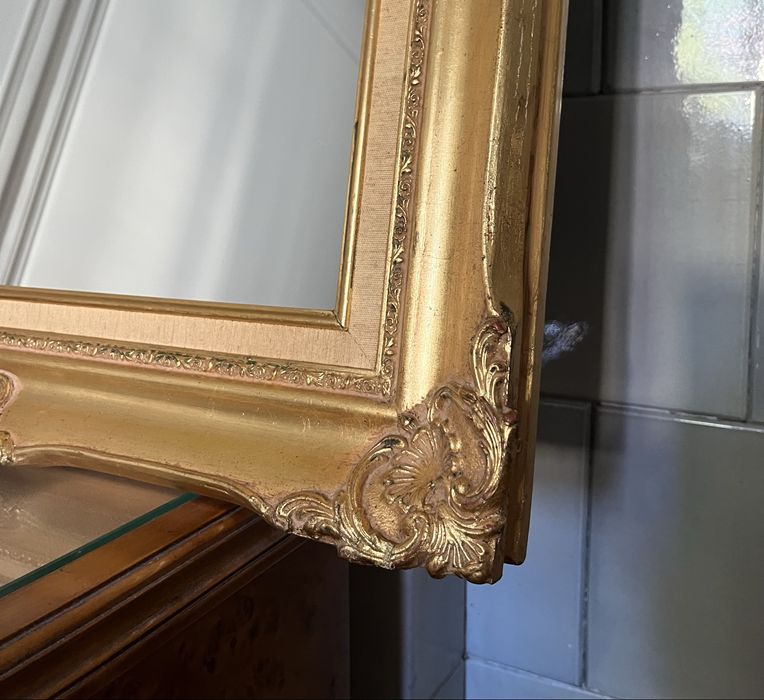 Oglinda mare cu rama masiva din lemn