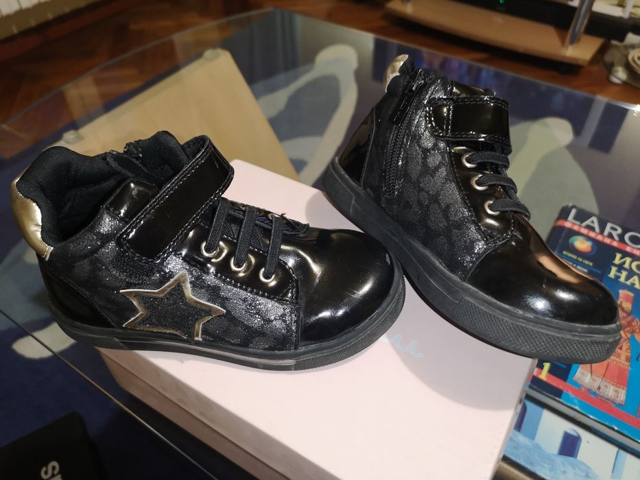 Обувки за госпожица