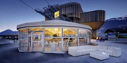 Umbrela bar  / umbrele gigant