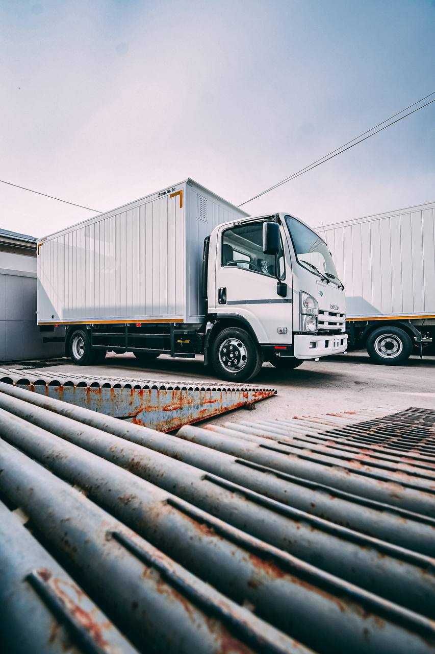 ISUZU NQR90L - Avtofurgon