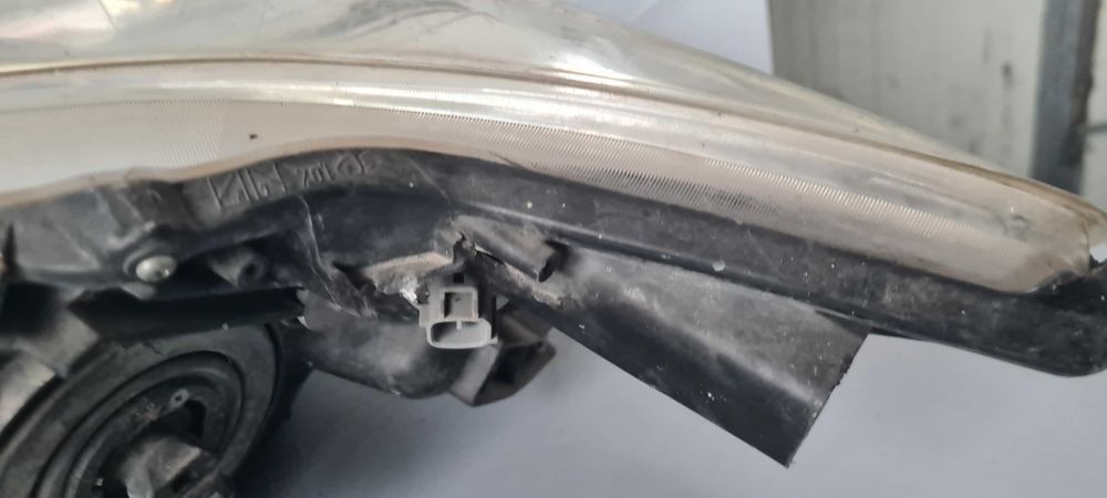 Фар Toyota Corolla 2011г.