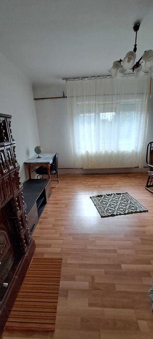 Casă cu 3 camere de vânzare