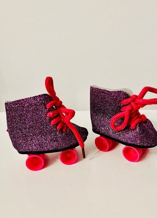 Baby Born, Bebe fetiță interactivă cu hăinuțe și accesorii