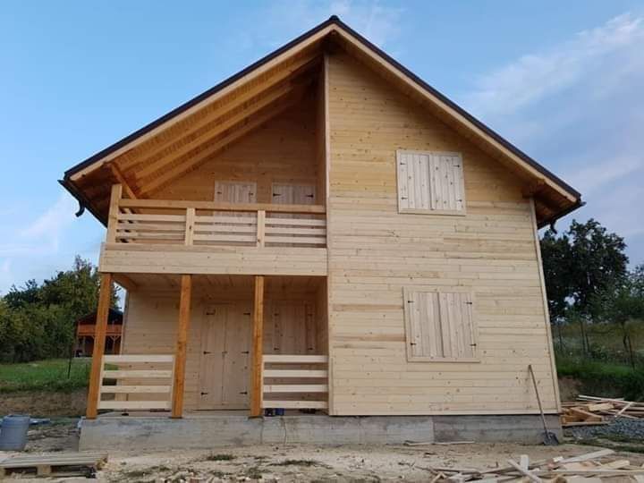 Construim case si cabane cu materialele mele la domiciliu pe poziția d