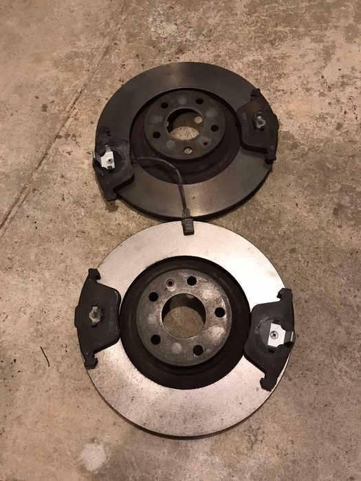 Предни дискове с накладки за Audi A6 C6 4f и a8 d3 345mm