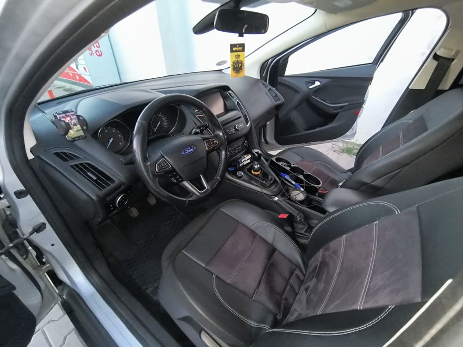 Vând Ford focus mk3
