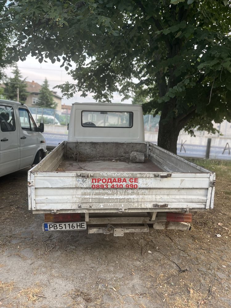 Продава се товарни коли