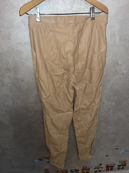 Pantaloni imitatie piele L