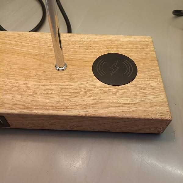 НОВA! Смарт нощна лампа с безжично зареждане и 2x USB порта