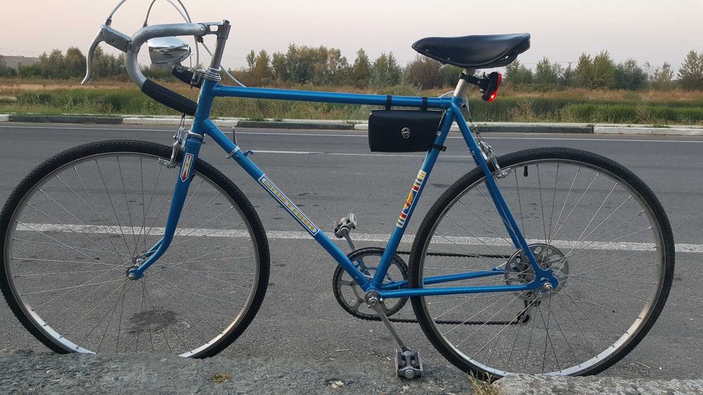 Semicursiera ruseasca Sputnik XB3 an 1982 in stare impecabila