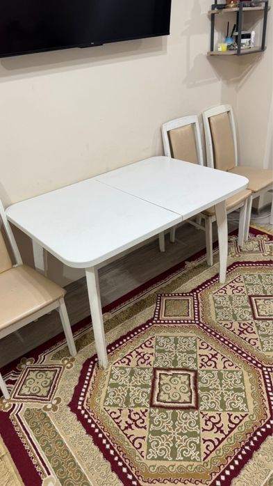 Срочно ! Стол со стульями