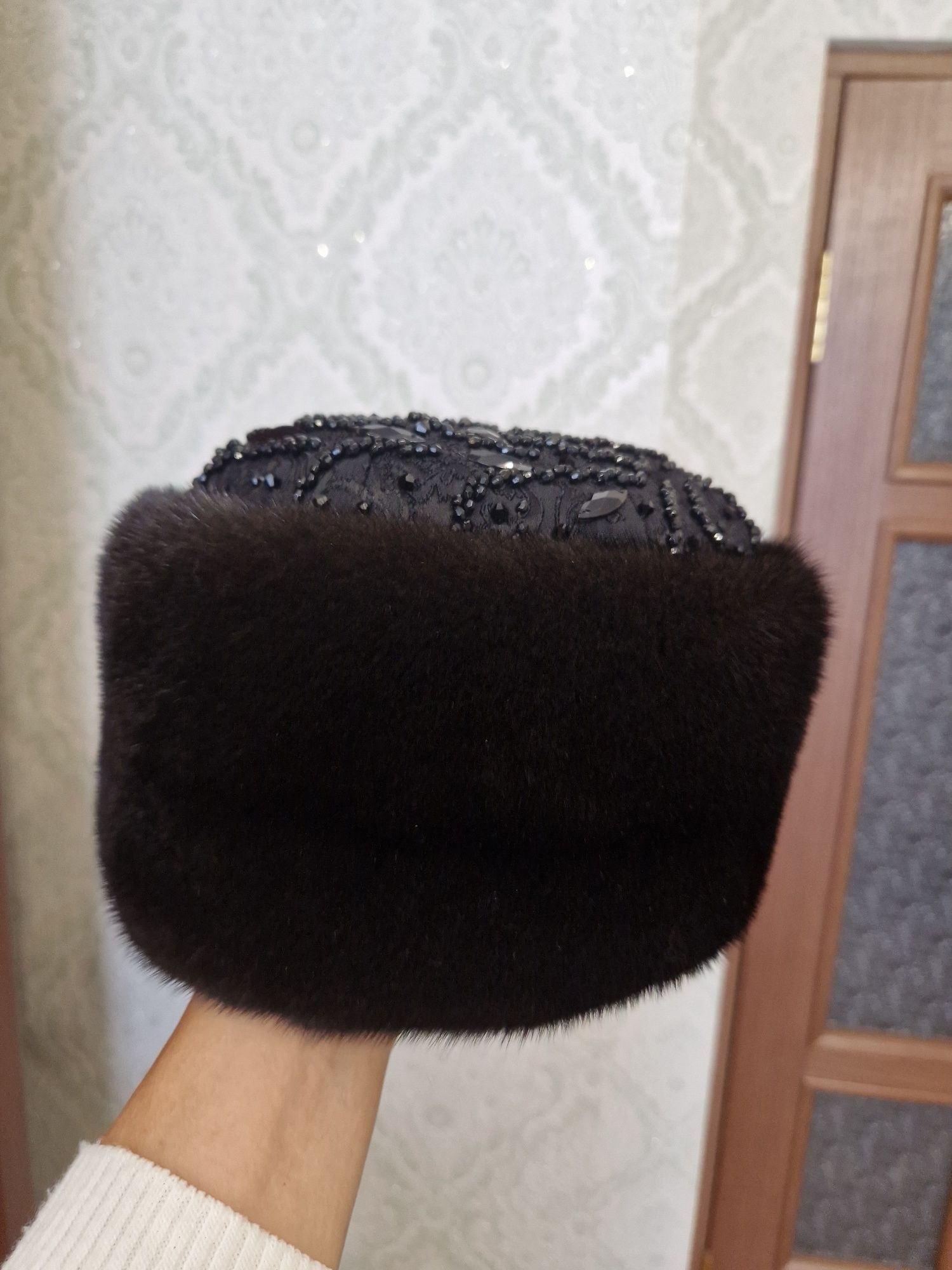 Продам норковую шапку-кубанку