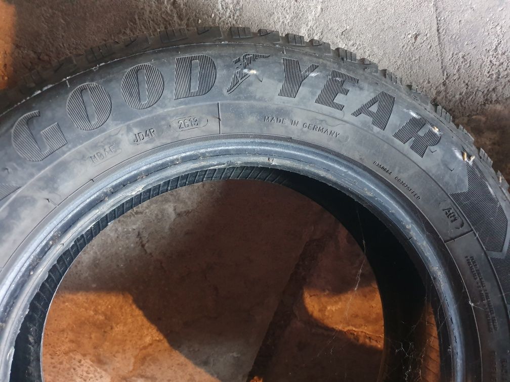 195 65 15 Goodyear all season