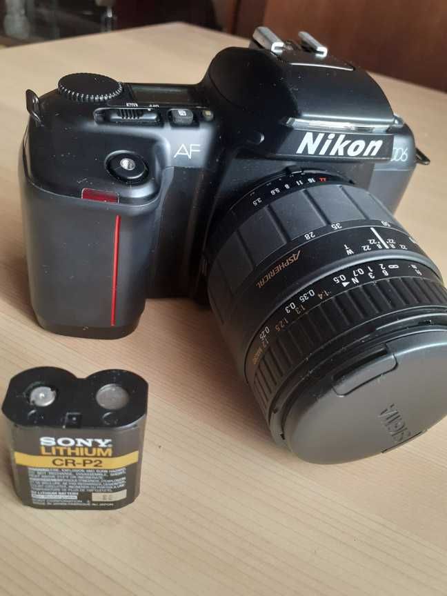 Отлично запазен фотоапарат Nikon N6006 AF SLR 35mm Film Camera