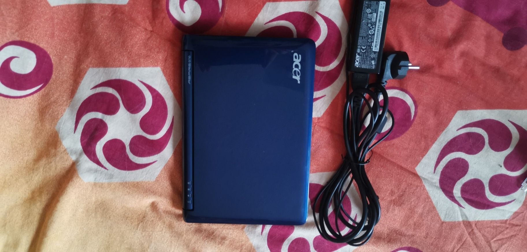 Netbook Acer Aspire One AOA110-mini laptop acer inspire