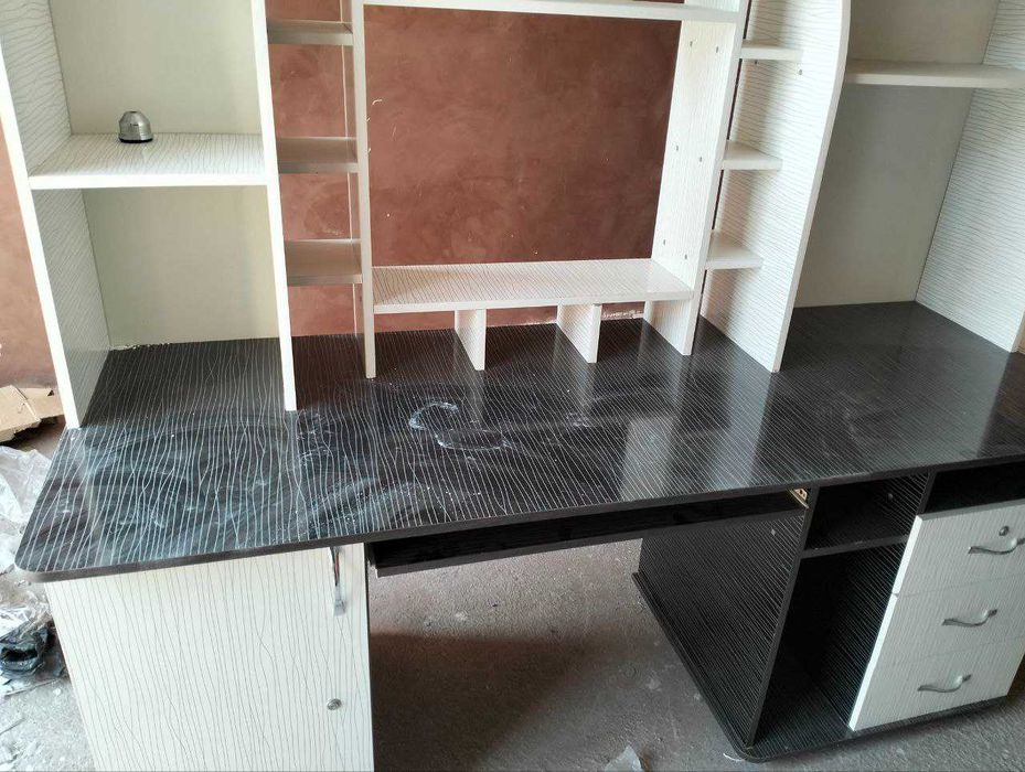 Письменный стол б/у