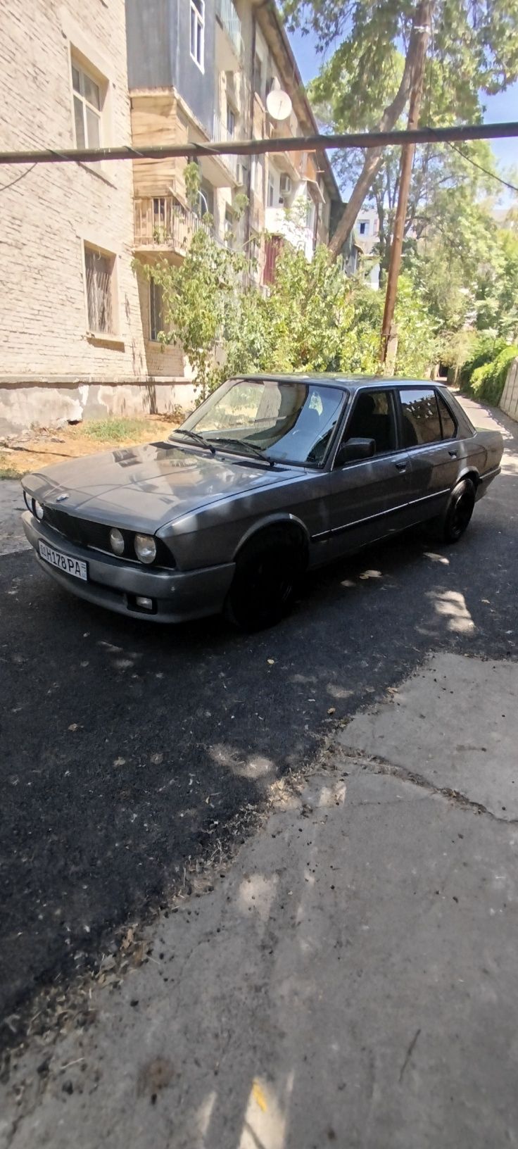 Продается BMW 525 e28