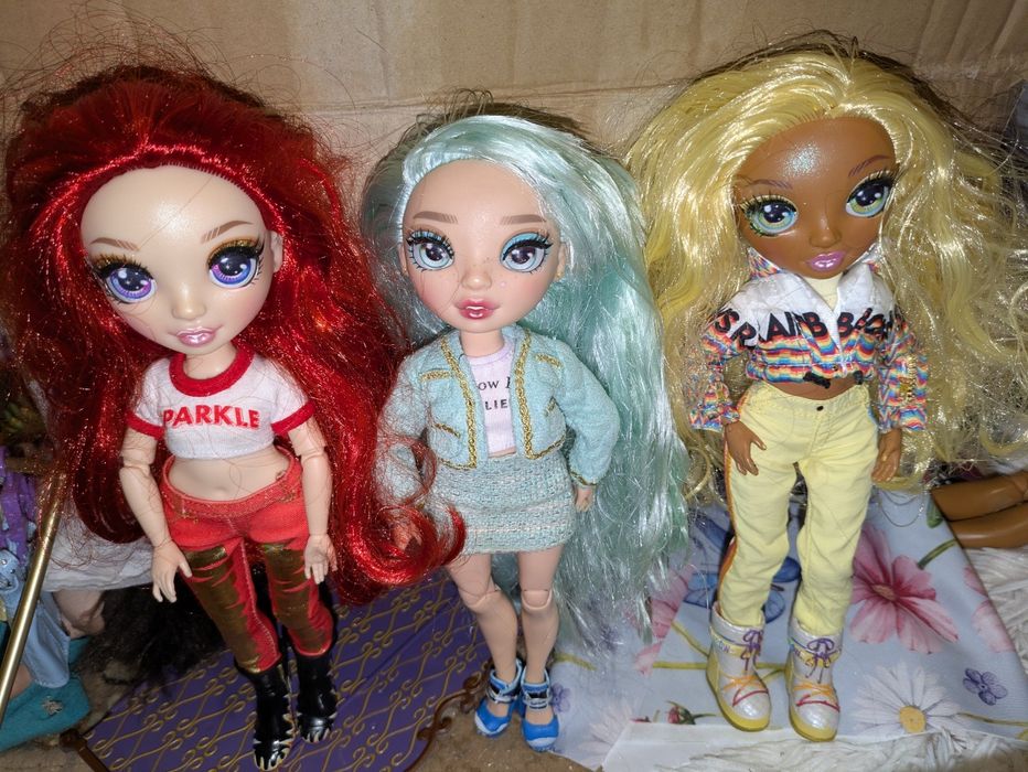 Păpuși Rainbow high