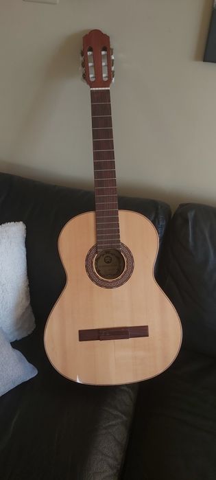 Chitară clasică Hora Reghin Cristal – sunet cald, stare impecabilă
