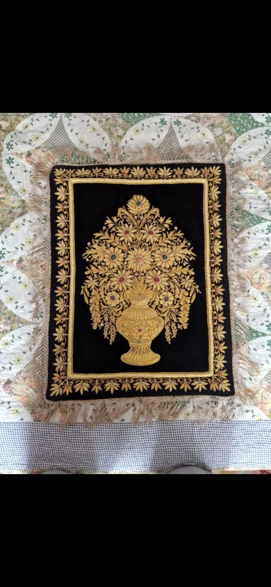 Продам коврик ручной работы куплен в Дубае в 2013