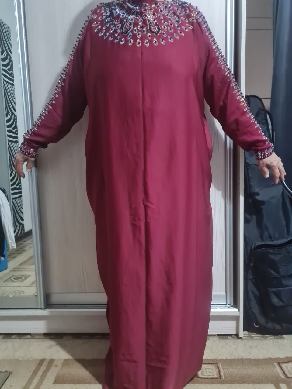 Платье нарядное из Эмиратов 25 тысяч