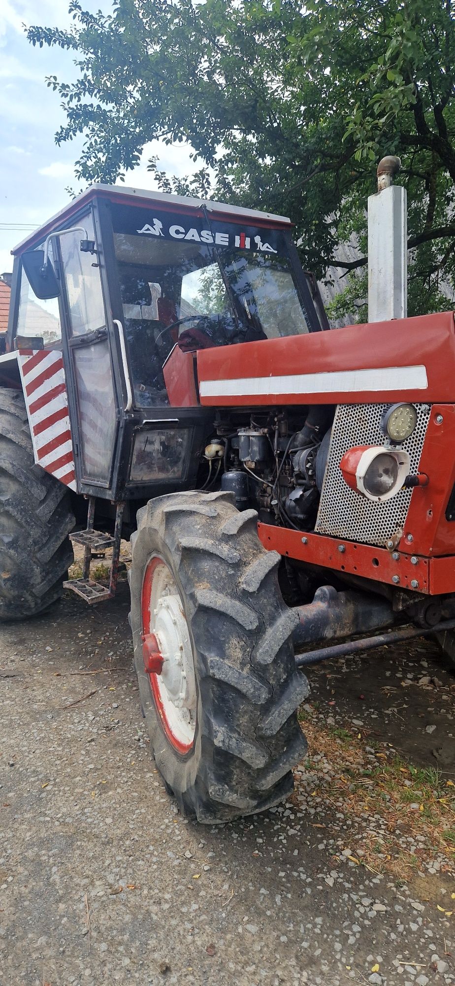 Tractor    Case IH 
85 C