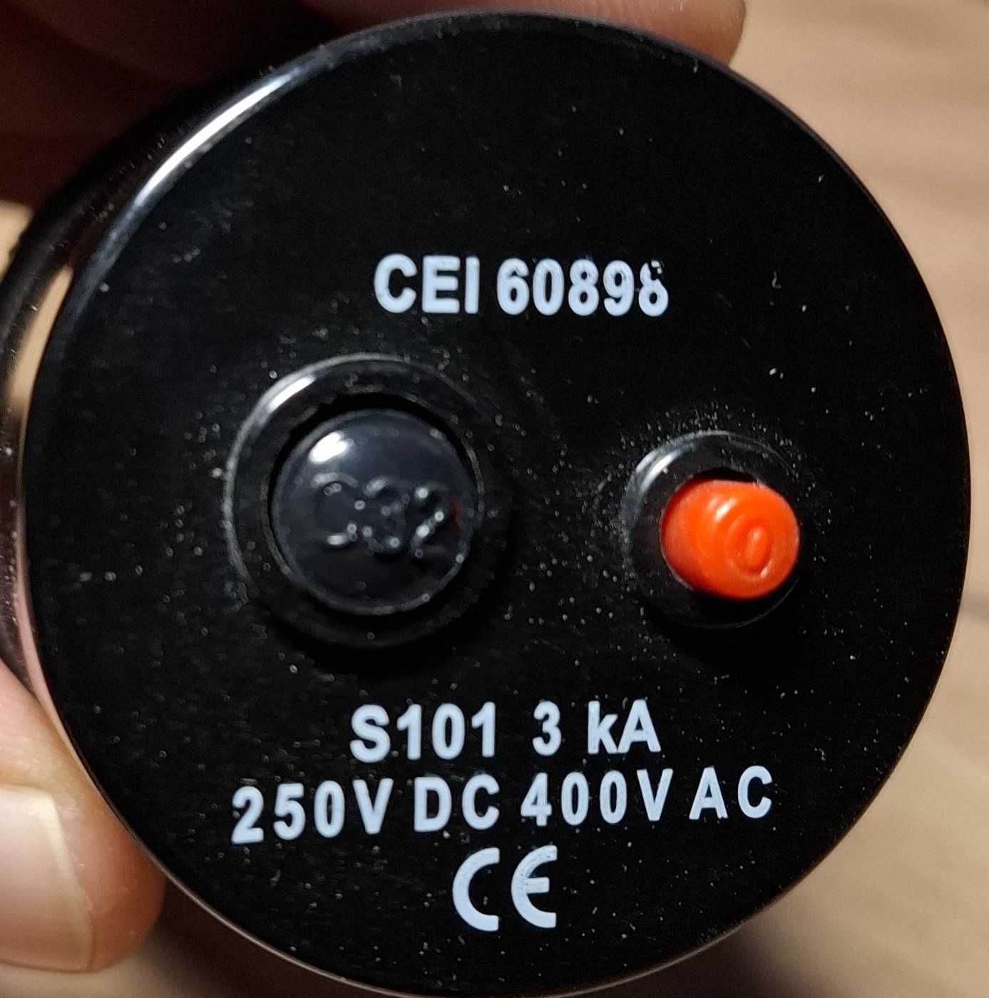 Siguranță fuzibilă automată 32A cu dulie E27