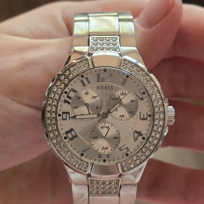 Ceas Guess argintiu. Model G12557L. Utilizat.