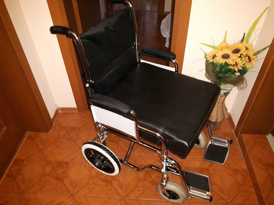 Инвалидна количка с помпащи задни гуми