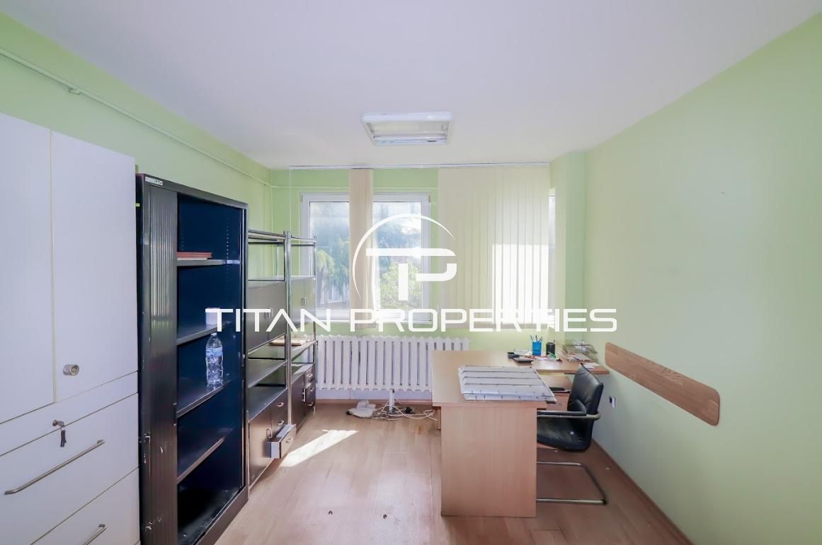 Дава се под наем Офис в Варна, ЖП Гара - 15 кв.м за 115 € - Снимка #15