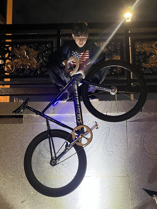 Константин барнард фикс велосипед