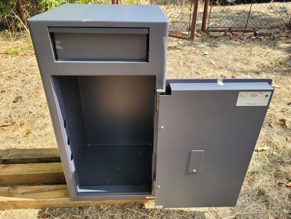 Метален депозитен сейф Valberg ASD-32 EL