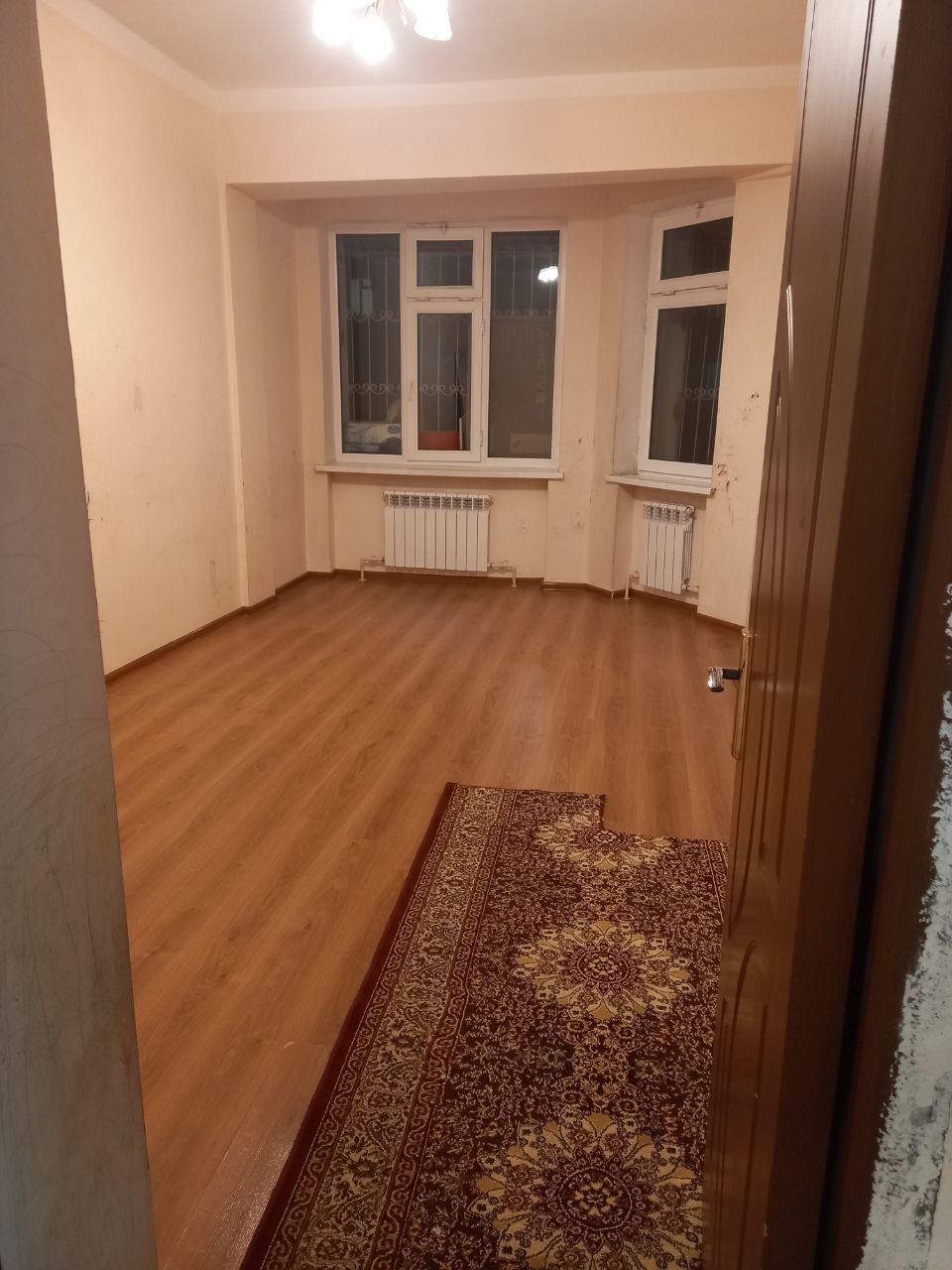 Сергили мошина бозор оркасида метрони 2чи бекати 300д аренда  срочно