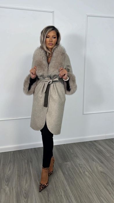 Palton Lana Alpaca Cu Blana De Vulpe marimea S,M,L si XL