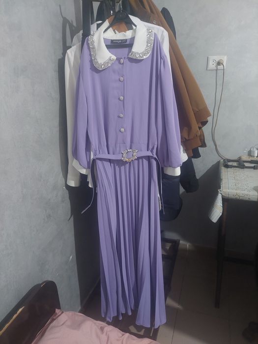 Вечерный койлек сатылады бу размер 44/46 журеди сыймай калуына байланы