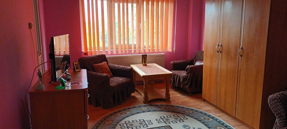 Inchiriez apartament 2 camere complet mobilat - 300 euro / luna