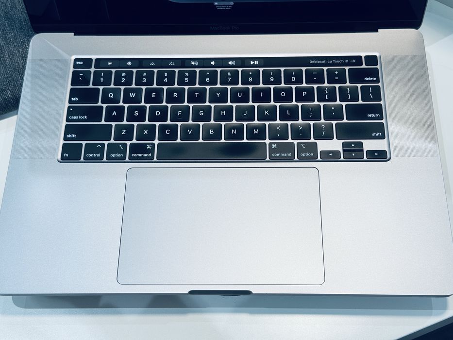 MacBook Pro 16” 2019 – i9 / 32GB RAM / Radeon 8GB