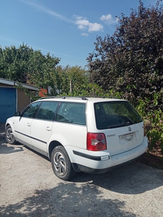 Pentru piese - Volkswagen Passat 2002 1.9tdi 101cp lovit dreapta