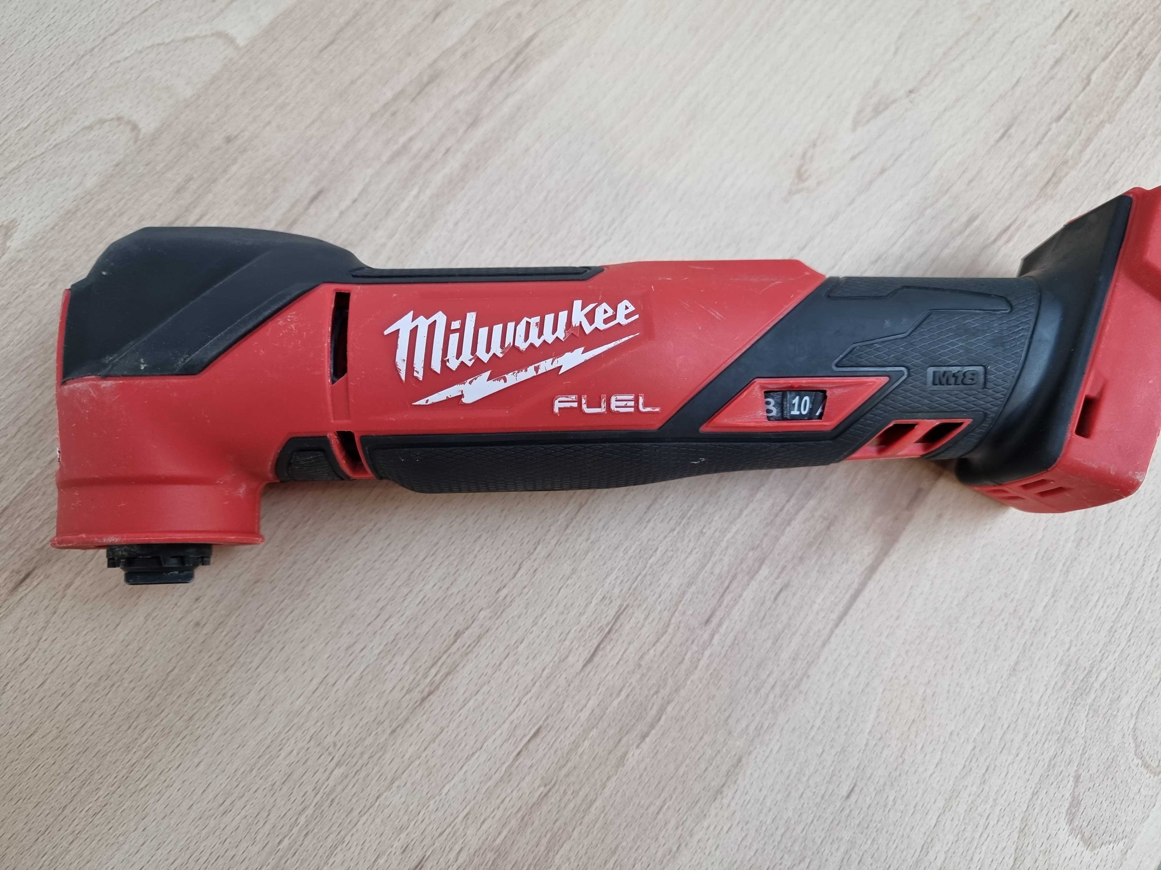 Multifunctionala Milwaukee FMT Acumulator M18 V Multicutter Multitool