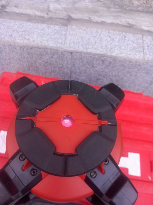 Ротационен лазерен нивелир Hilti PR 30-HVS