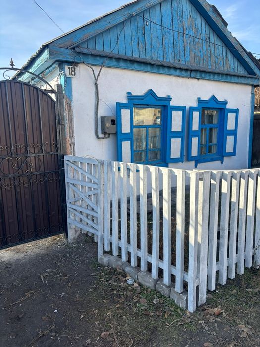 Продам дом  в среднем состоянии