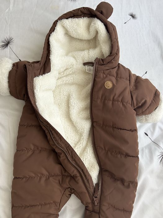 Vand geaca tip costum de iarna pentru bebelusi